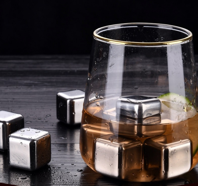 Охлаждающие камни для виски  набор 8 штук, щипцы Whiskey Gift Set - фото4