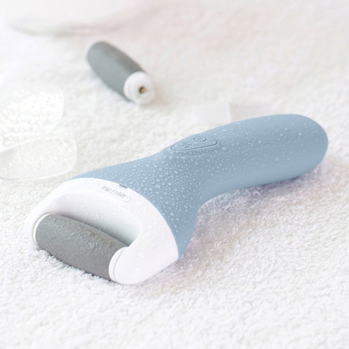 Электрическая роликовая пилка Xiaomi YueLi Callus Remove SC-608 (light blue) Электрическая роликовая пилка Xiaomi YueLi Callus Remove SC-608 (light blue)