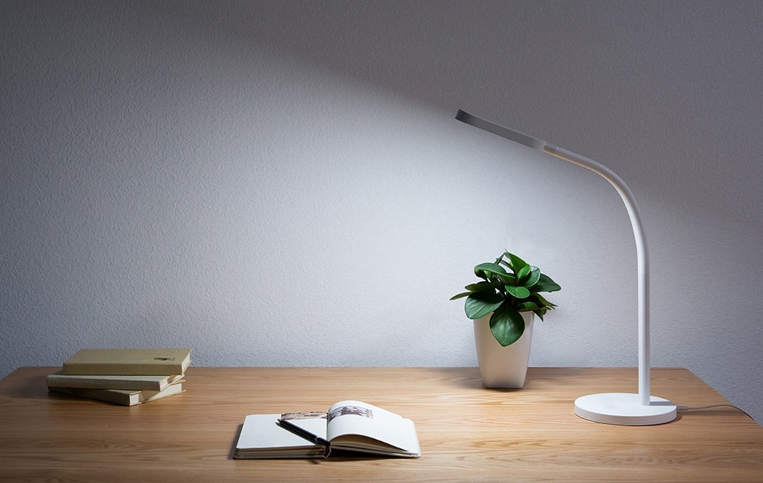 Настольная лампа с аккумулятором Xiaomi Yeelight LED Desk lamp YLTD02YL белого цвета Настольная лампа с аккумулятором Xiaomi Yeelight LED Desk lamp YLTD02YL белого цвета