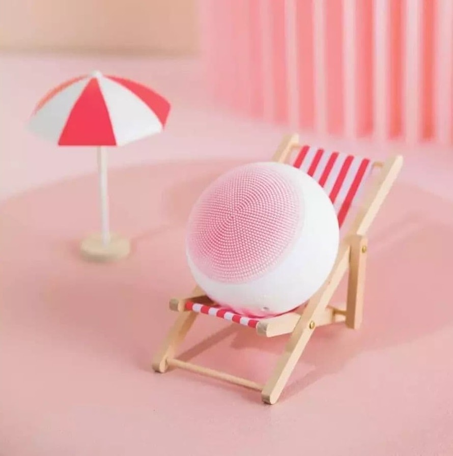 Щетка массажная для умывания Xiaomi DOCO Ultra Soft Sonic Cleansing Device розового цвета