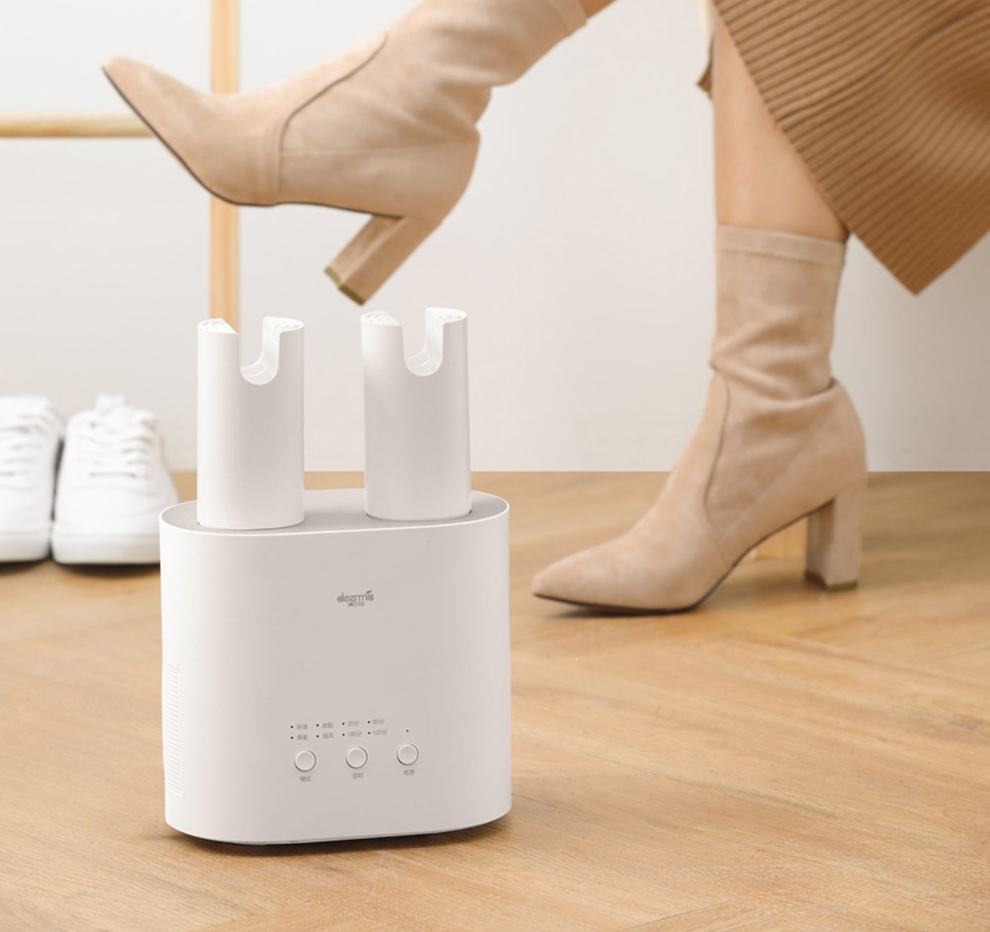 Сушилка для обуви Xiaomi Deerma DEM-HX20 Shoe Dryer белая Сушилка для обуви Xiaomi Deerma DEM-HX20 Shoe Dryer белая