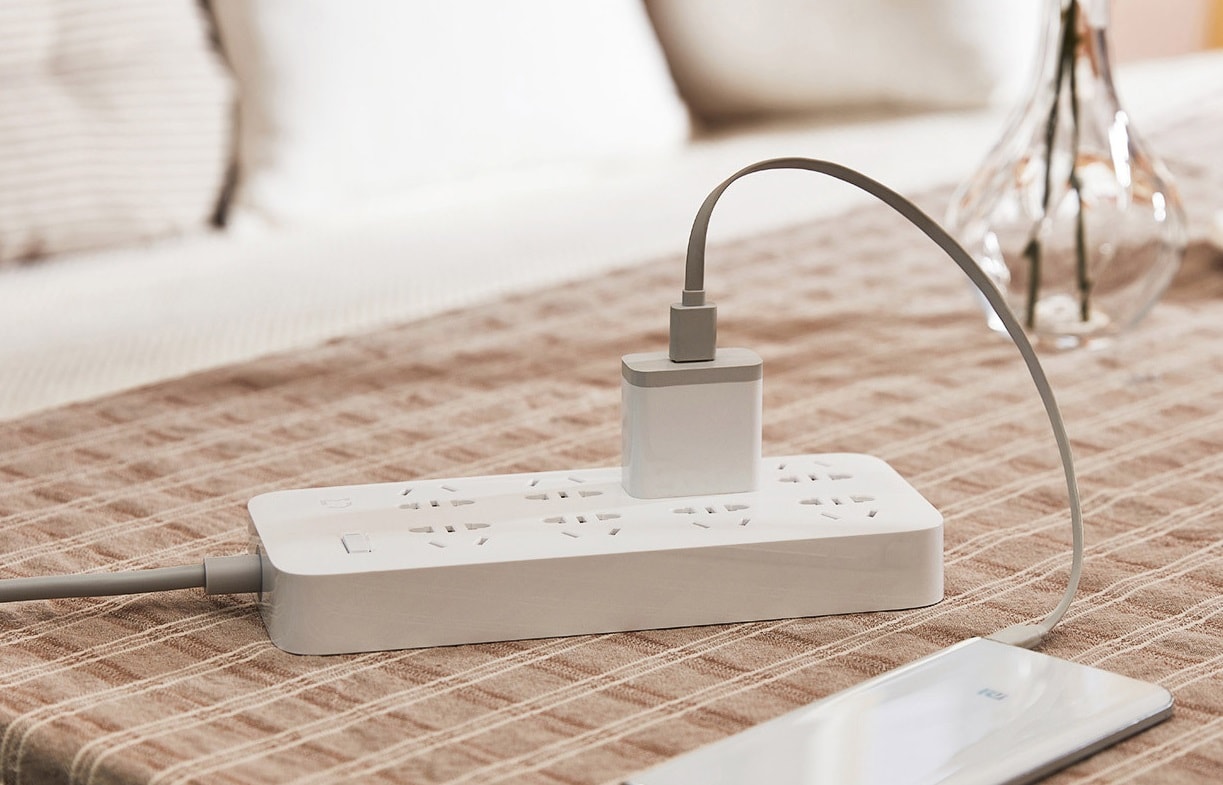 Удлинитель Xiaomi Mijia Power Strip 8 розеток (MJCXB8-01QM) белый Удлинитель Xiaomi Mijia Power Strip 8 розеток (MJCXB8-01QM) белый