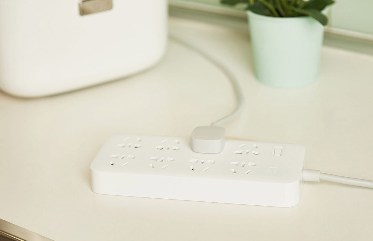 Удлинитель Xiaomi Mijia Power Strip 8 розеток (MJCXB8-01QM) белый Удлинитель Xiaomi Mijia Power Strip 8 розеток (MJCXB8-01QM) белый