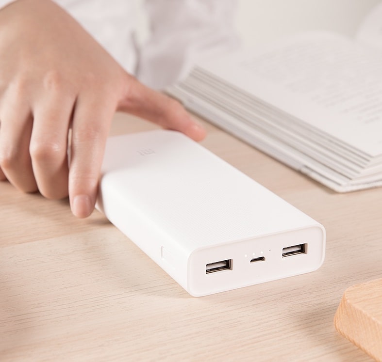 Внешний аккумулятор Xiaomi Mi Power Bank 2C 20000 mAh PLM06ZM белый Внешний аккумулятор Xiaomi Mi Power Bank 2C 20000 mAh PLM06ZM белый
