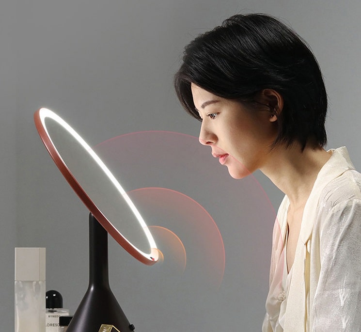 Зеркало для макияжа с подсветкой с датчиком движения ShineMirror TD-035 белого цвета