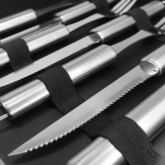 Набор приборов для стейка на 4 персоны (4 вилки и 4 ножа) из нержавеющей стали - фото3